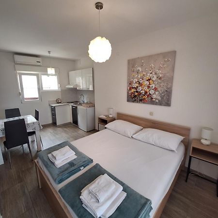 Apartmani Lisicina Omiš Eksteriør billede