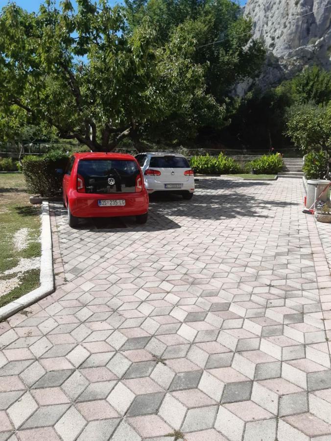 Apartmani Lisicina Omiš Eksteriør billede