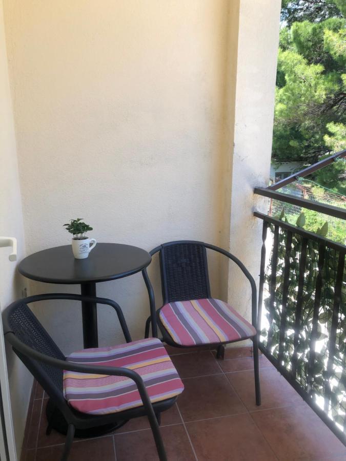 Apartmani Lisicina Omiš Eksteriør billede