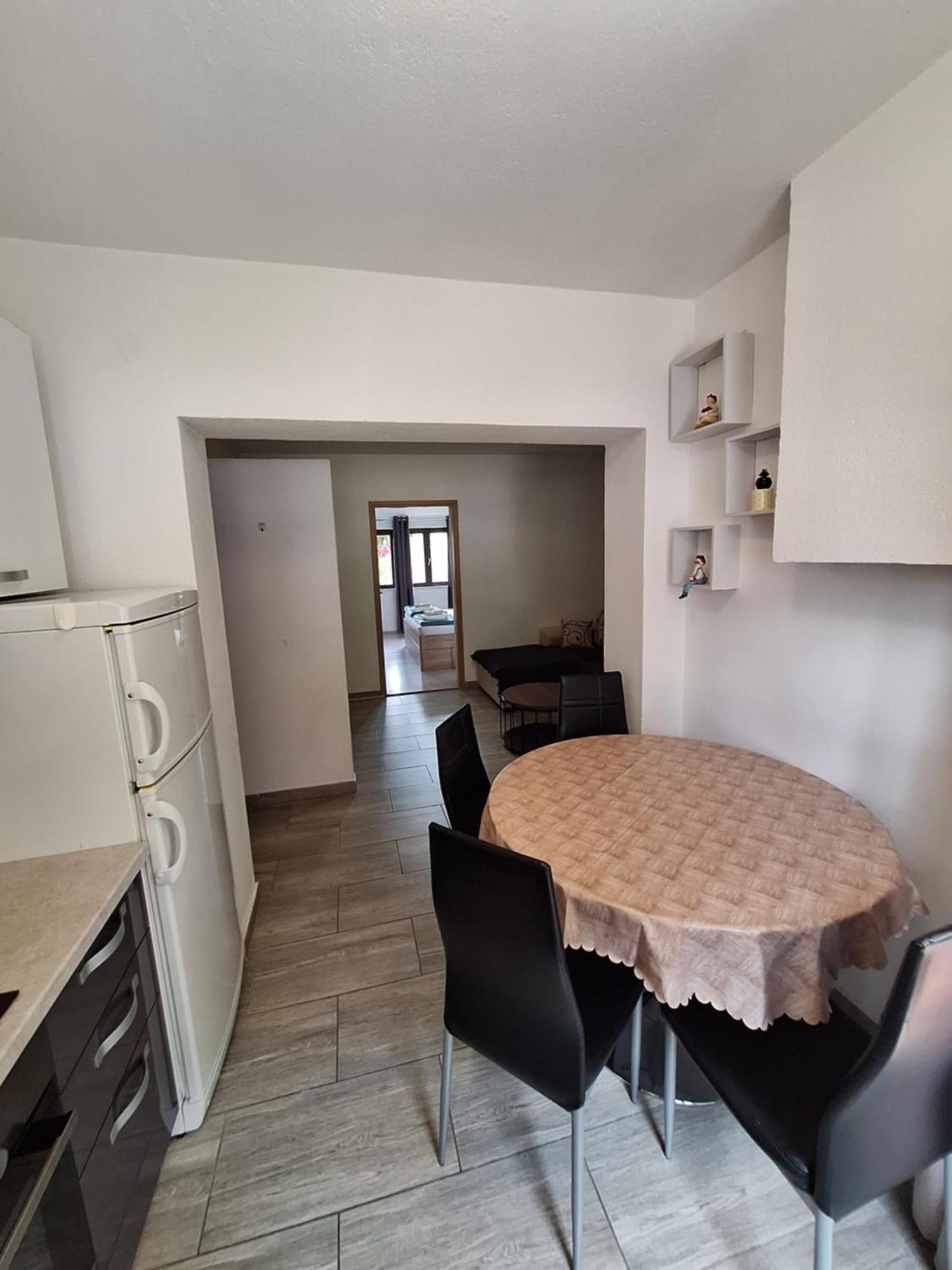Apartmani Lisicina Omiš Eksteriør billede
