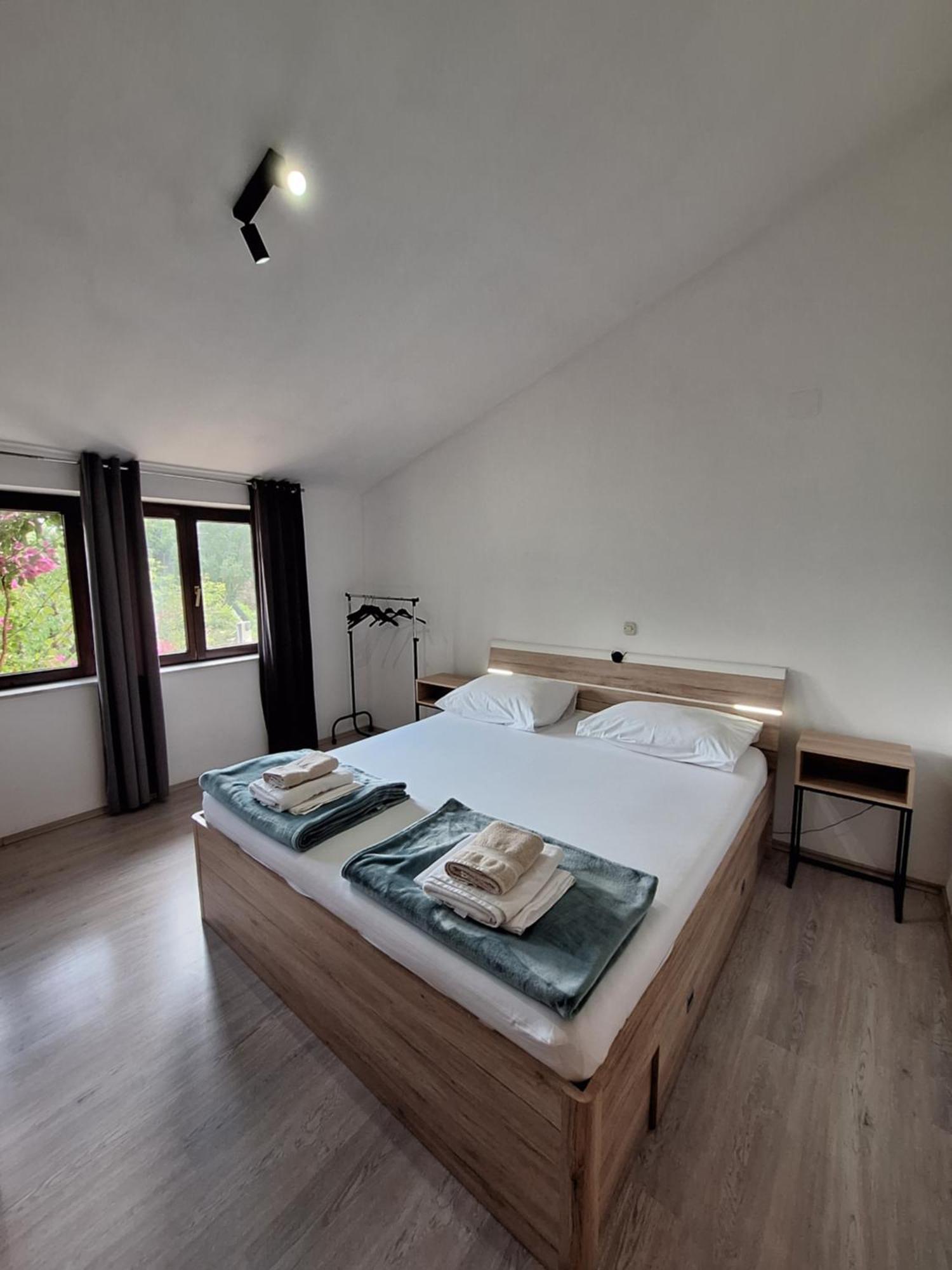 Apartmani Lisicina Omiš Eksteriør billede