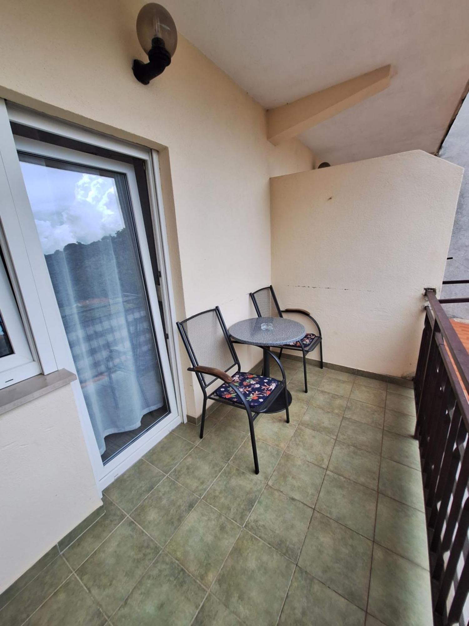 Apartmani Lisicina Omiš Eksteriør billede