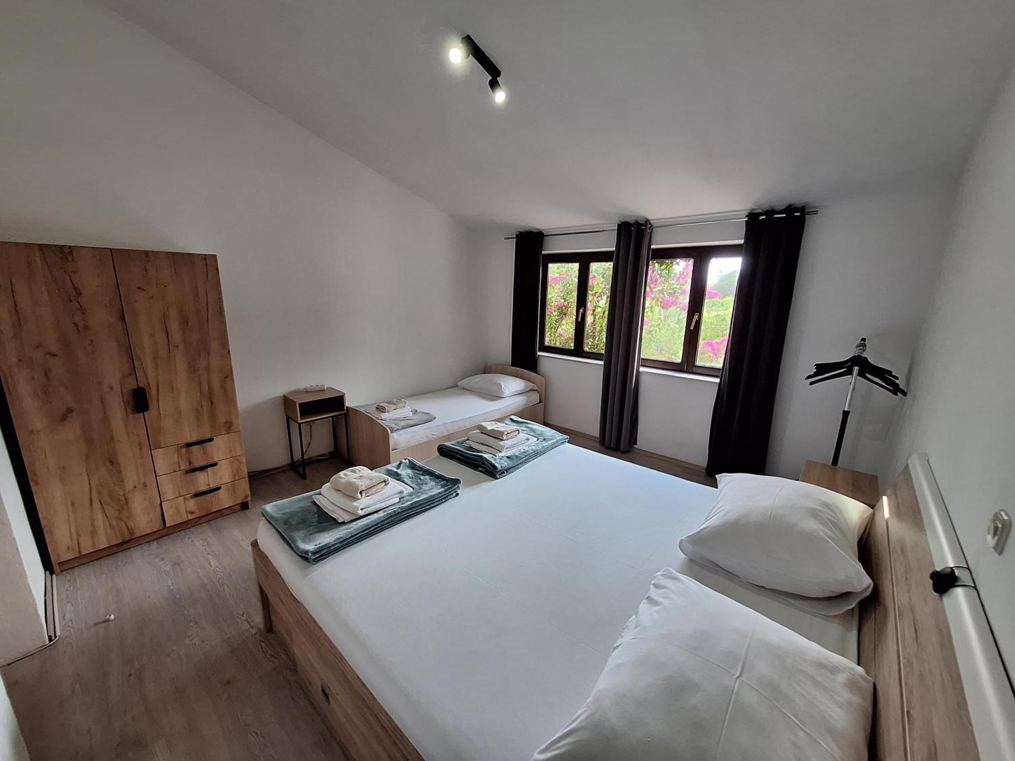 Apartmani Lisicina Omiš Eksteriør billede