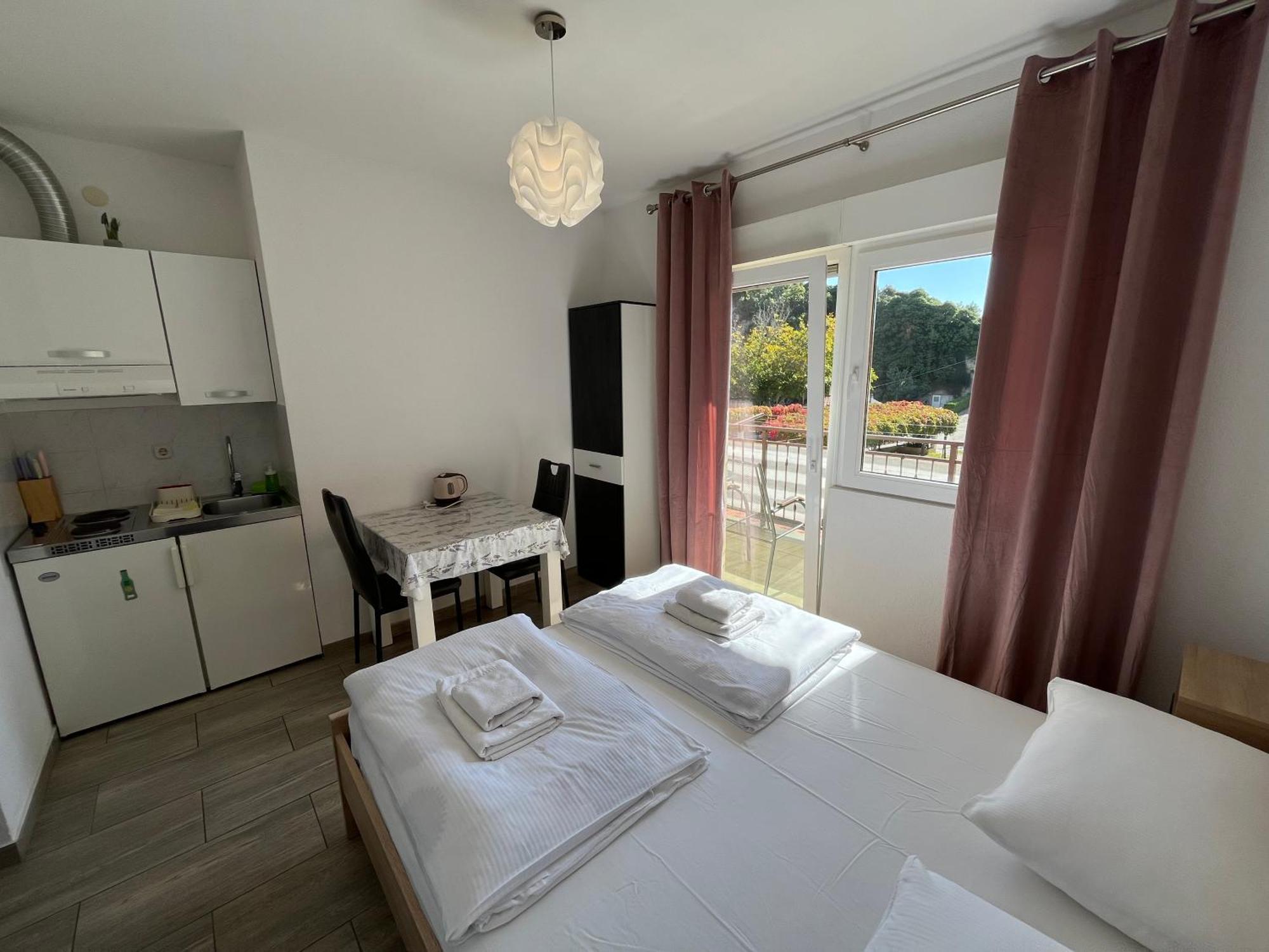 Apartmani Lisicina Omiš Eksteriør billede